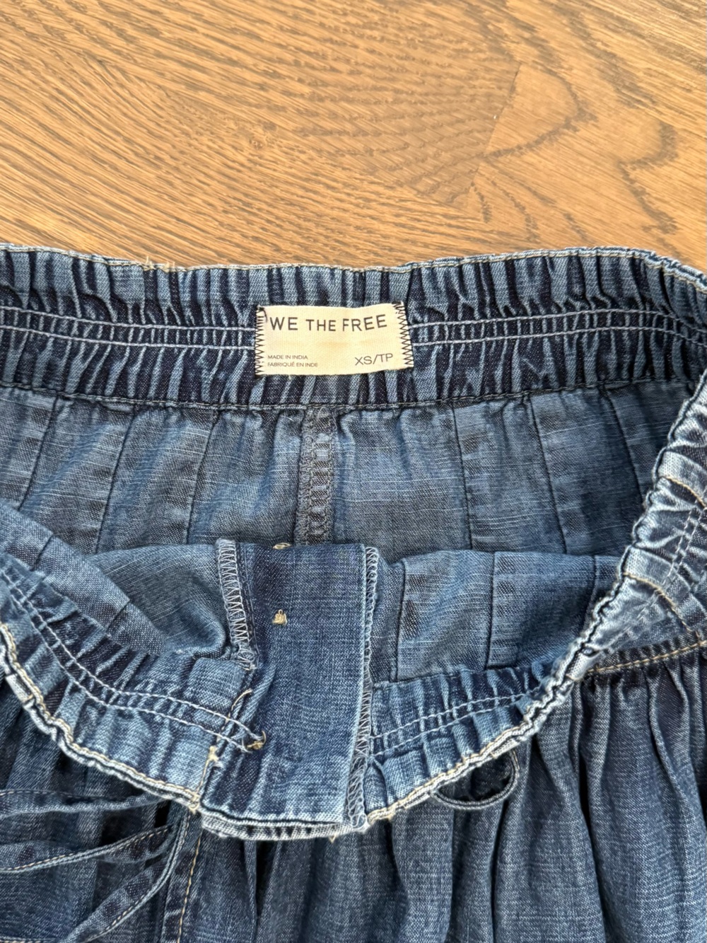 XS Free People We The Free Blue Denim Ruffle Roselle Denim Mini Skirt EEUC - Picture 3 of 5